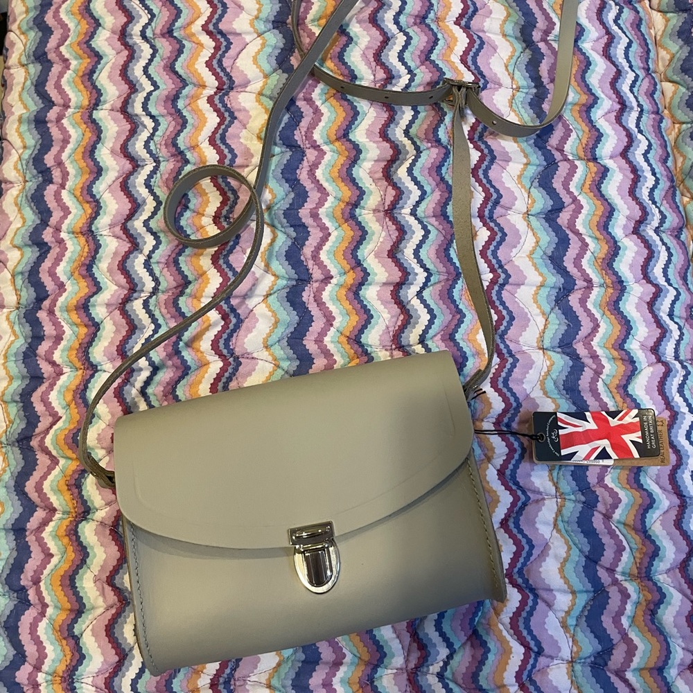 The Cambridge Push Lock Stone with Fixed Strap